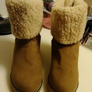 Womens boots size 8